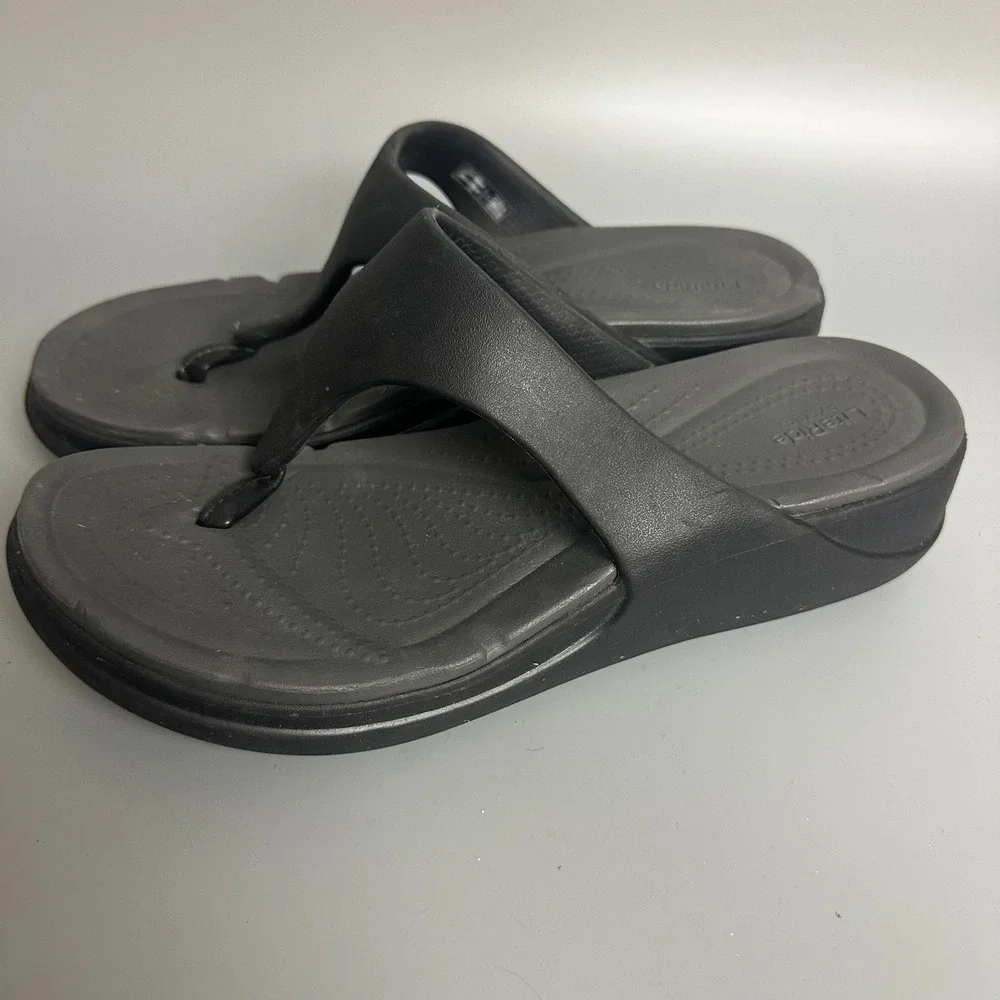 Crocs LiteRide‎ Flip Flops Mens 8 Womens 10 Black Grey Athletic Thong Sandals